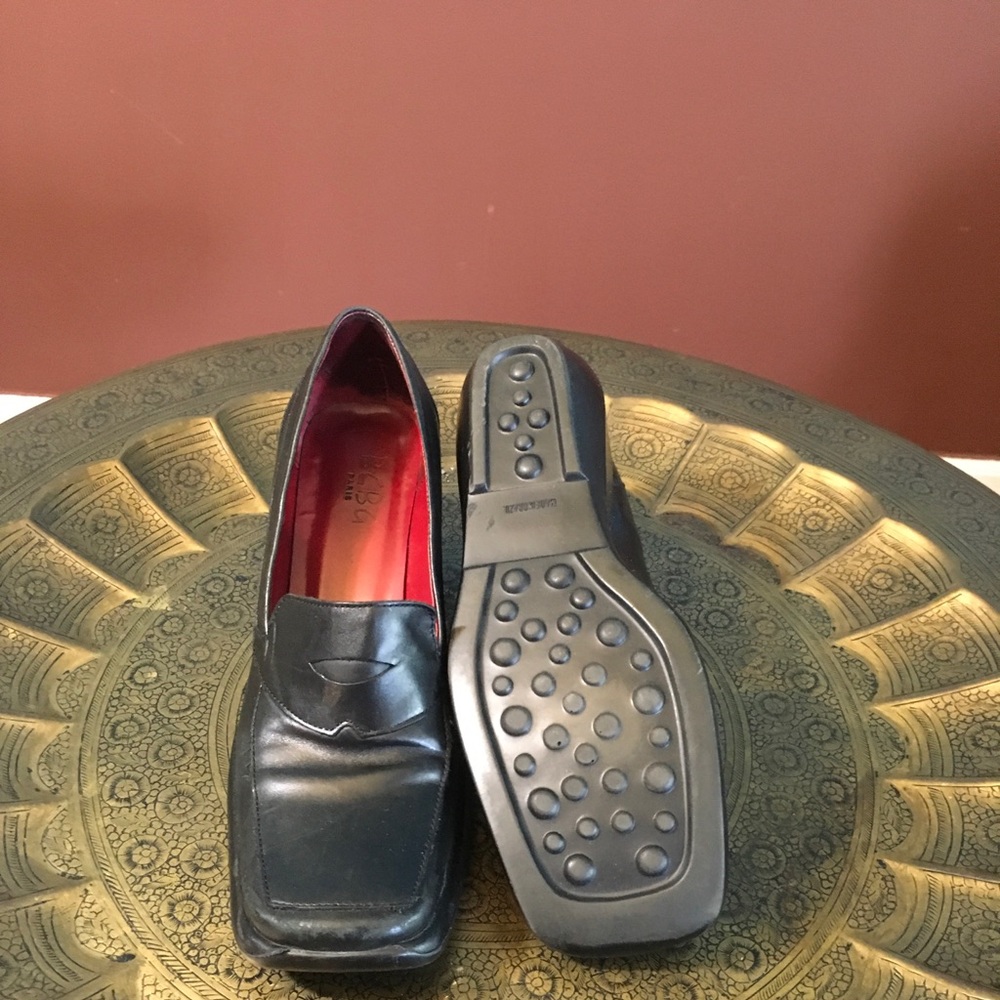 BCBG wedge loafers size 8